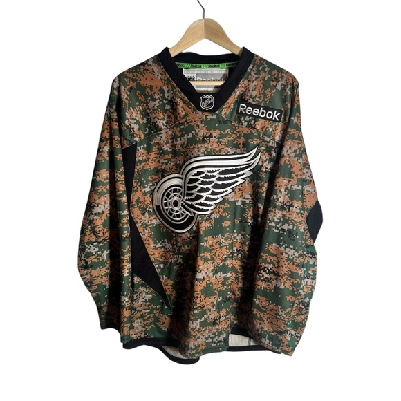 Detroit Red Wings Military Camo Veterans Reebok Hockey Jersey Men's Size Small - Picture 2 of 5